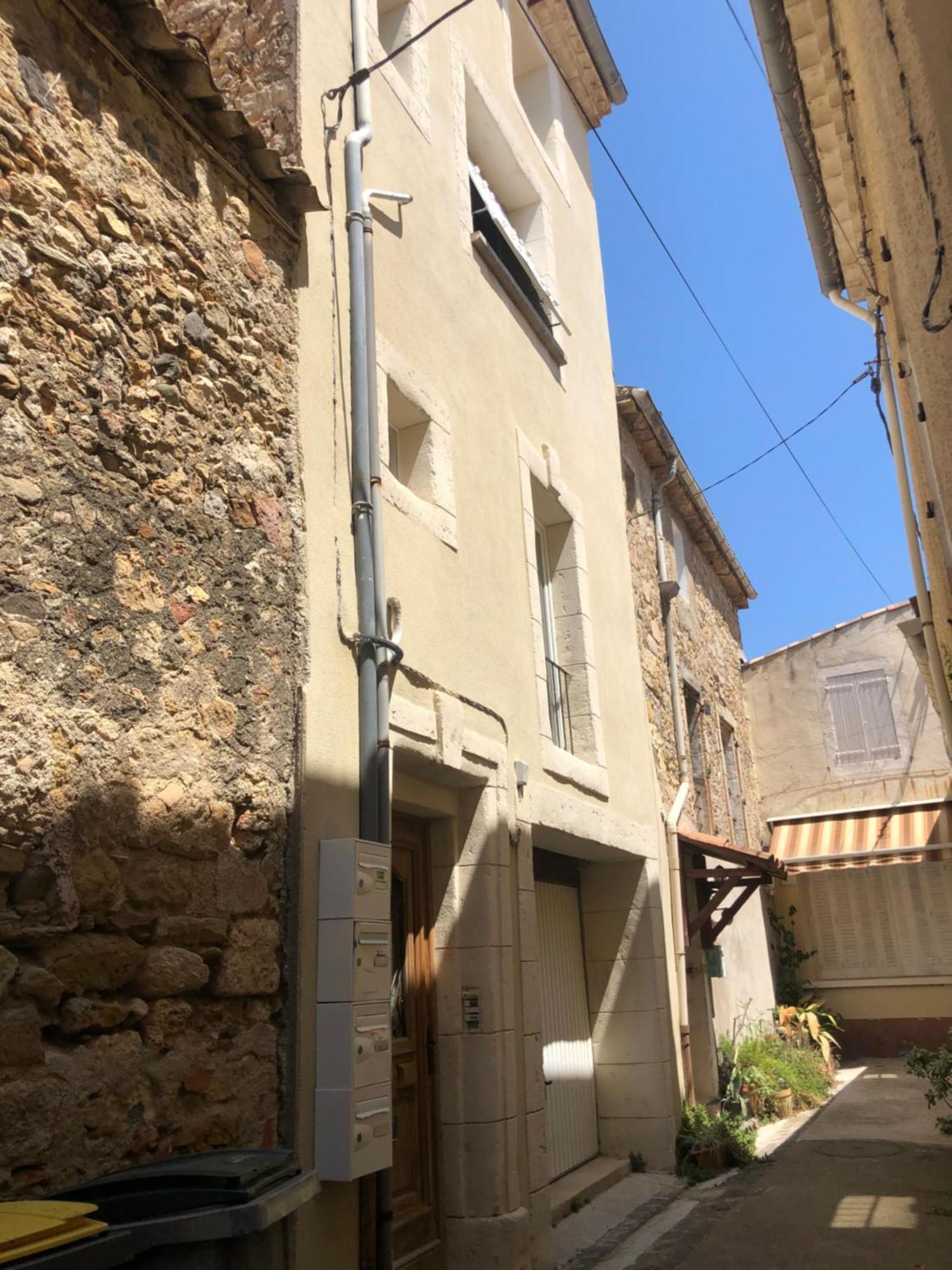 Appartement Au Dernier Etage Avec Terrasse Et Belle Vue Sur Nature Environnante Roujan Exterior photo